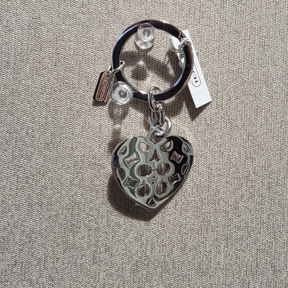 Coach Multicolor Enamel Cutout Signature Heart Keychain NEW - Picture 4 of 4